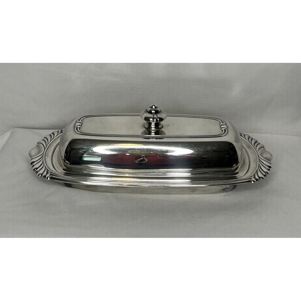 Oneida Ltd Silver Plated Butter Dish Scalloped‎ Shell Handles Domed Lid Vintage